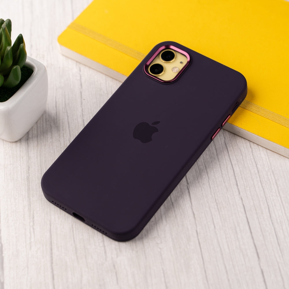 iPhone 11 Back Cover / Silicone Luxury Protective Case