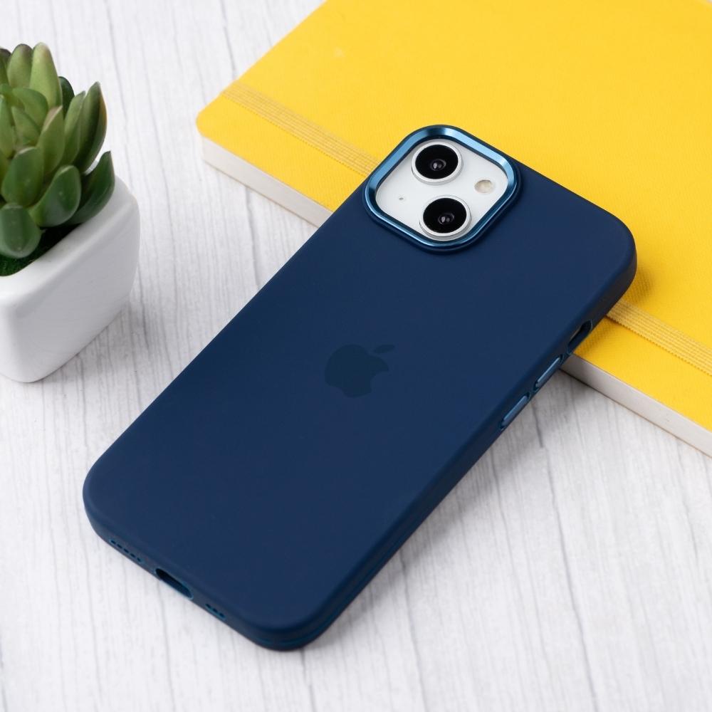 iPhone 14 Back Cover / Silicone Luxury Protective Case